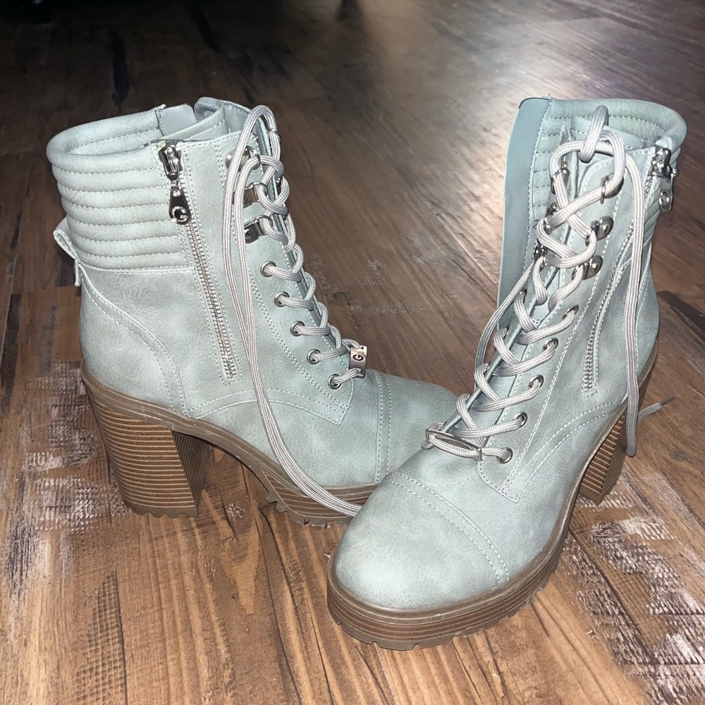 Guess gray platform tan working combat boots NEW